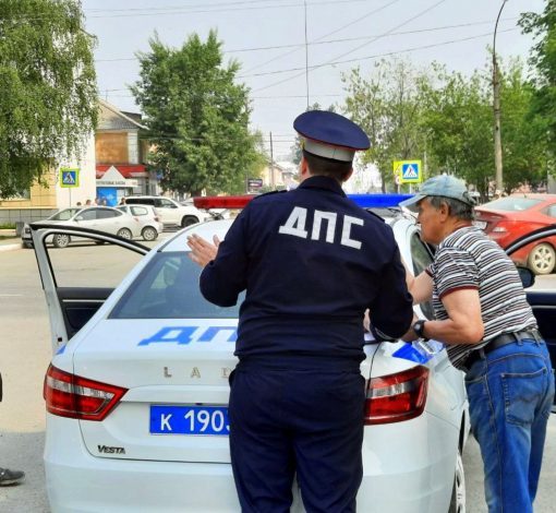 Сотрудники ГИБДД выявили пьяных водителей и бесправников на артемовских дорогах.